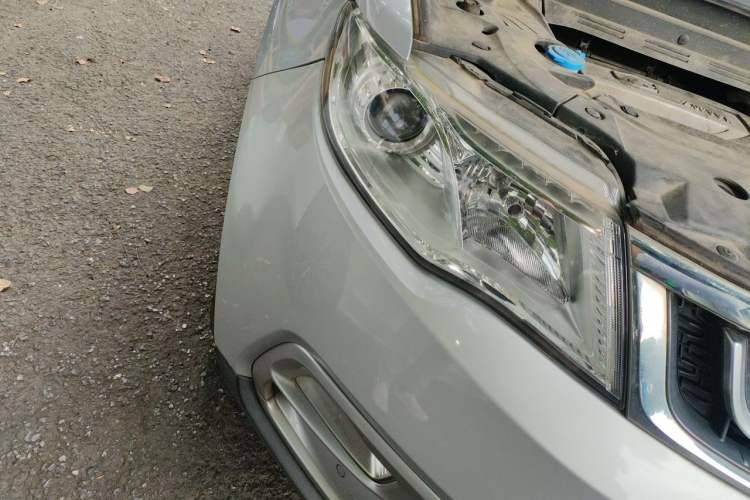 Used Geely Auto Emgrand X7 Sport 2016 2.0L Manual Smart Connect Version Right Front Headlight