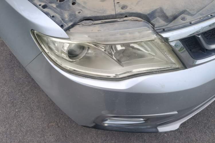 Used Geely Auto Emgrand X7 Sport 2016 2.0L Manual Smart Connect Version Right Front Headlight