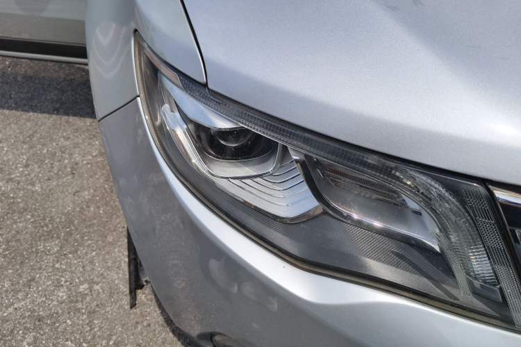 Used Geely Auto Emgrand X7 Sport 2016 1.8TD Automatic Smart Model Right Front Headlight