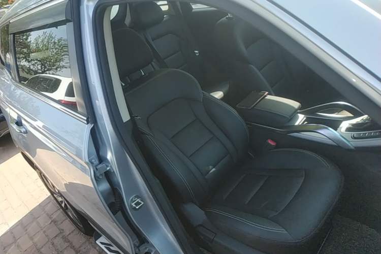 Used Geely Auto Emgrand X7 Sport 2016 1.8TD Automatic Smart Connectivity Version Right Front Seat