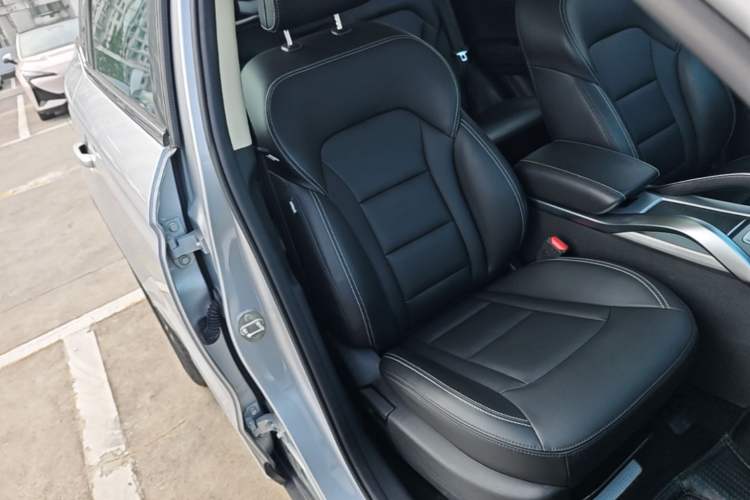 Used Geely Auto Emgrand X7 Sport 2016 1.8TD Automatic Smart Connectivity Version Right Front Seat
