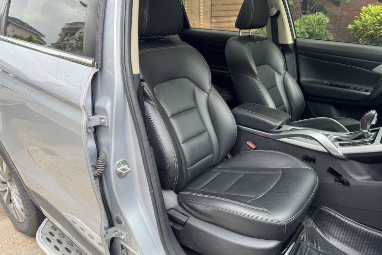 Used Geely Auto Emgrand X7 Sport 2016 1.8TD Automatic Smart Connectivity Version Right Front Seat