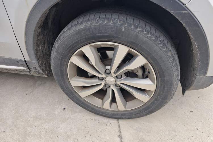 Used Geely Auto Emgrand X7 Sport 2016 1.8TD Automatic Smart Connectivity Version Right Front Wheel Hub