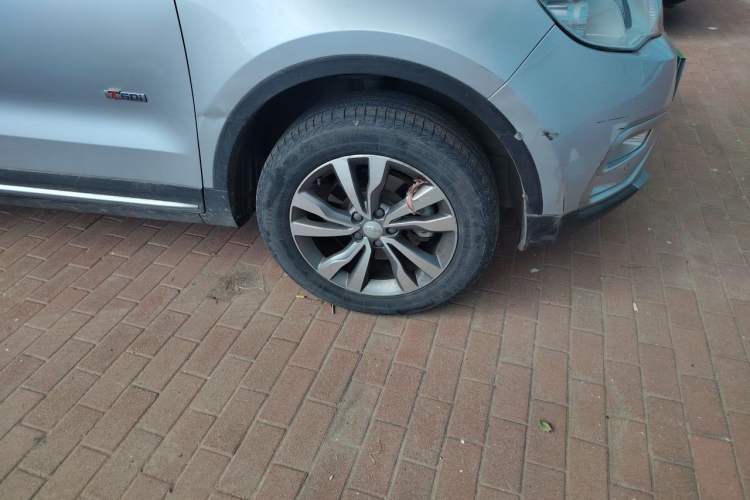 Used Geely Auto Emgrand X7 Sport 2016 1.8TD Automatic Smart Connectivity Version Right Front Wheel Hub