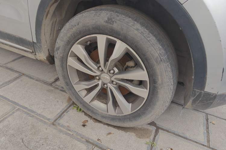 Used Geely Auto Emgrand X7 Sport 2016 2.0L Manual Smart Connect Version Right Front Wheel Hub