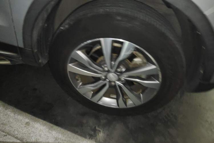 Used Geely Auto Emgrand X7 Sport 2016 1.8TD Automatic ZhiZun Version Right Front Wheel Hub
