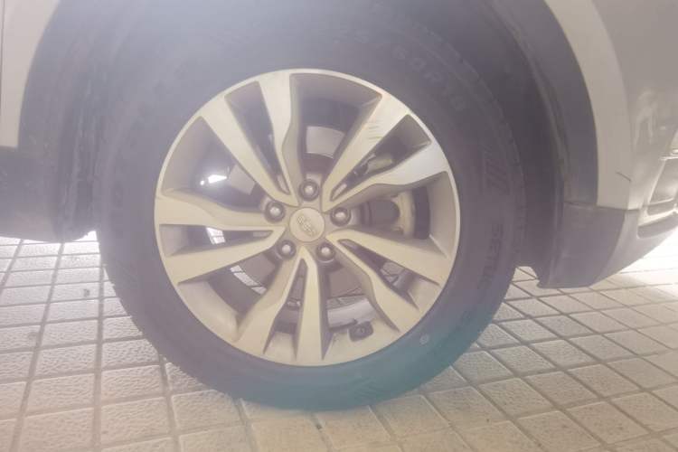 Used Geely Auto Emgrand X7 Sport 2016 1.8TD Automatic ZhiShang Model Right Front Wheel Hub