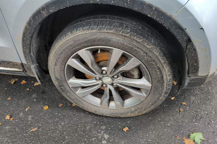 Used Geely Auto Emgrand X7 Sport 2016 1.8TD Automatic All-Wheel-Drive ZhiZun Edition Right Front Wheel Hub