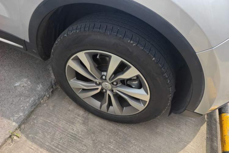 Used Geely Auto Emgrand X7 Sport 2016 1.8TD Automatic ZhiZun Version Right Front Wheel Hub