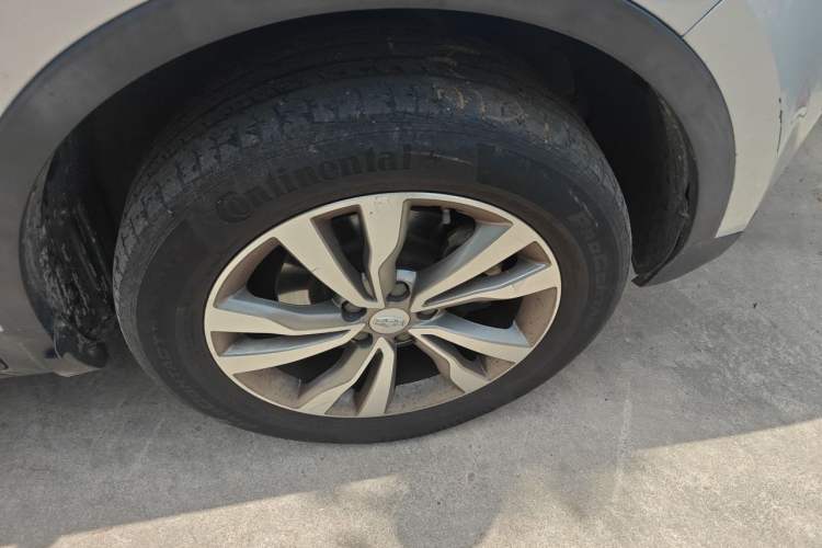 Used Geely Auto Emgrand X7 Sport 2016 1.8TD Automatic All-Wheel-Drive ZhiZun Edition Right Front Wheel Hub
