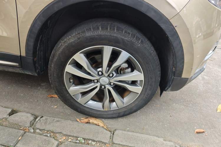 Used Geely Auto Emgrand X7 Sport 2016 1.8TD Automatic ZhiZun Version Right Front Wheel Hub
