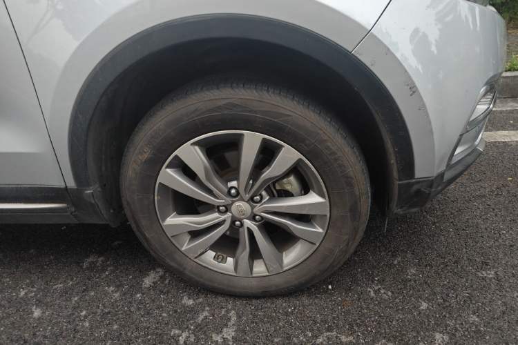 Used Geely Auto Emgrand X7 Sport 2016 1.8TD Automatic All-Wheel-Drive ZhiZun Edition Right Front Wheel Hub