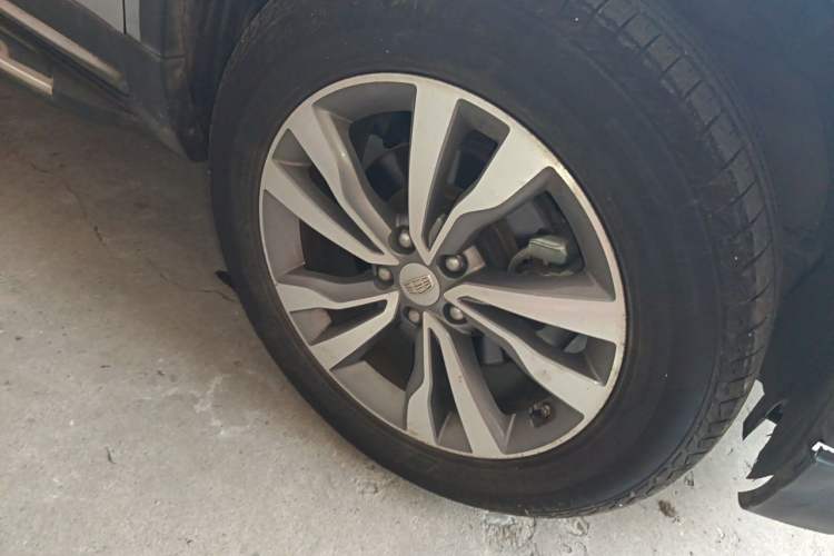Used Geely Auto Emgrand X7 Sport 2016 1.8TD Automatic ZhiShang Model Right Front Wheel Hub