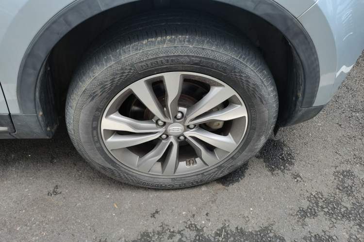 Used Geely Auto Emgrand X7 Sport 2016 1.8TD Automatic ZhiZun Version Right Front Wheel Hub