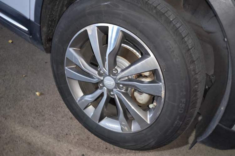 Used Geely Auto Emgrand X7 Sport 2016 1.8TD Automatic ZhiZun Version Right Front Wheel Hub