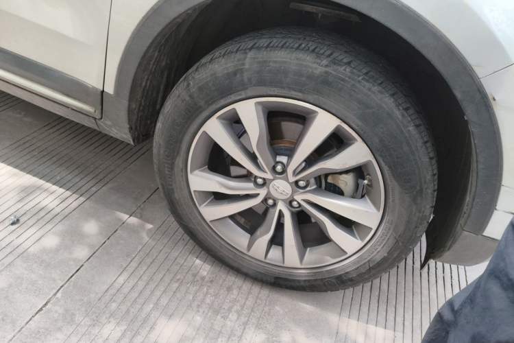 Used Geely Auto Emgrand X7 Sport 2016 1.8TD Automatic ZhiShang Model Right Front Wheel Hub