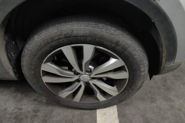Used Geely Auto Emgrand X7 Sport 2016 1.8TD Automatic ZhiShang Model Right Front Wheel Hub