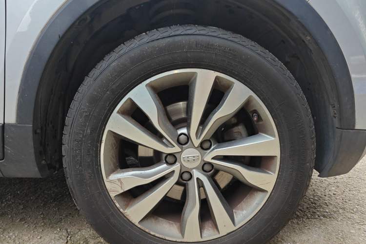Used Geely Auto Emgrand X7 Sport 2016 1.8TD Automatic Smart Connectivity Version Right Front Wheel Hub