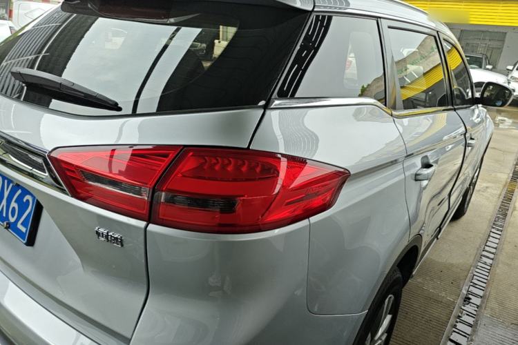 Used Geely Auto Emgrand X7 Sport 2016 2.0L Manual ZhiShang Version Right Rear Taillight