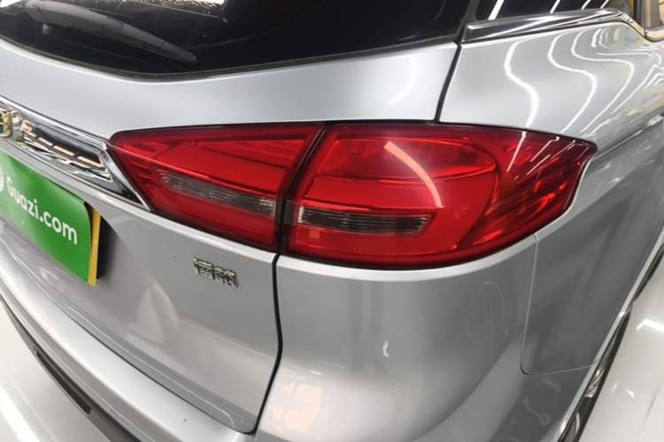 Used Geely Auto Emgrand X7 Sport 2016 1.8TD Automatic ZhiZun Version Right Rear Taillight