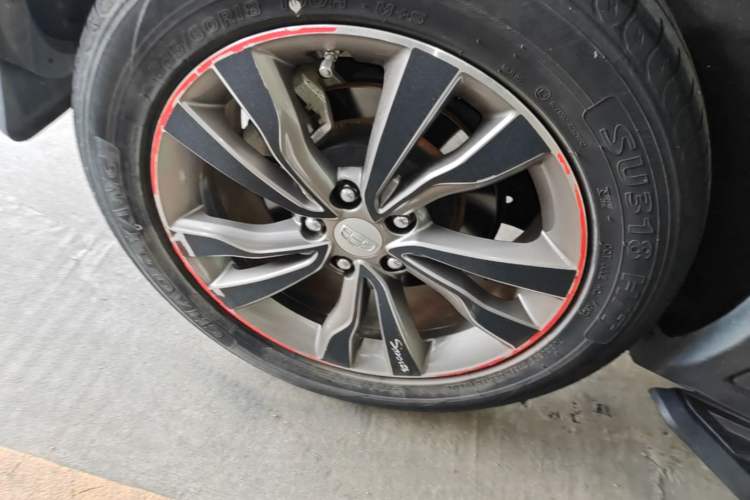 Used Geely Auto Emgrand X7 Sport 2016 1.8TD Automatic ZhiZun Version Right Rear Wheel Hub