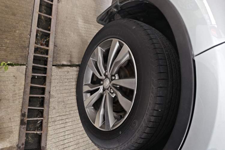 Used Geely Auto Emgrand X7 Sport 2016 2.0L Manual ZhiShang Version Right Rear Wheel Hub