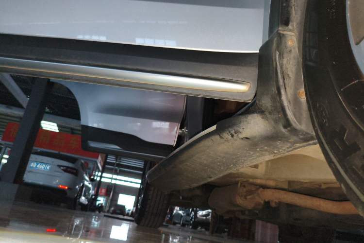 Used Geely Auto Emgrand X7 Sport 2016 1.8TD Automatic ZhiZun Version Right Side Sill