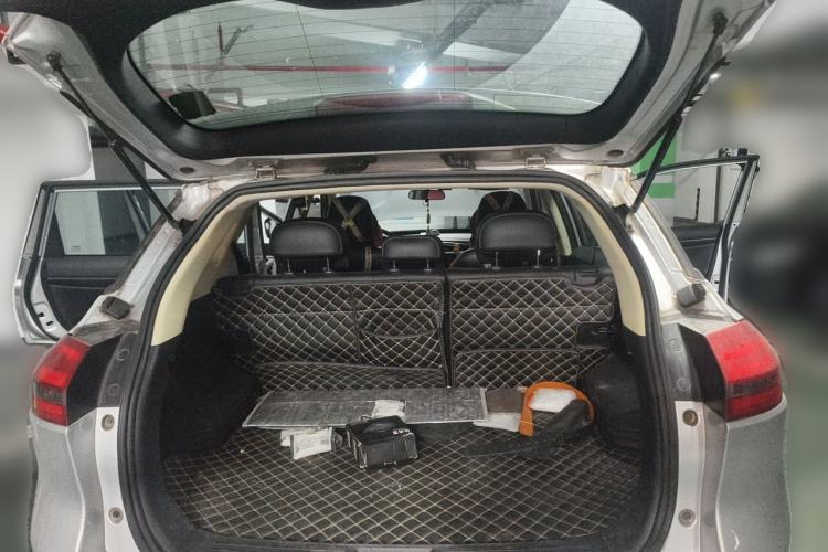 Used Geely Auto Emgrand X7 Sport 2016 1.8TD Automatic Smart Connectivity Version Trunk