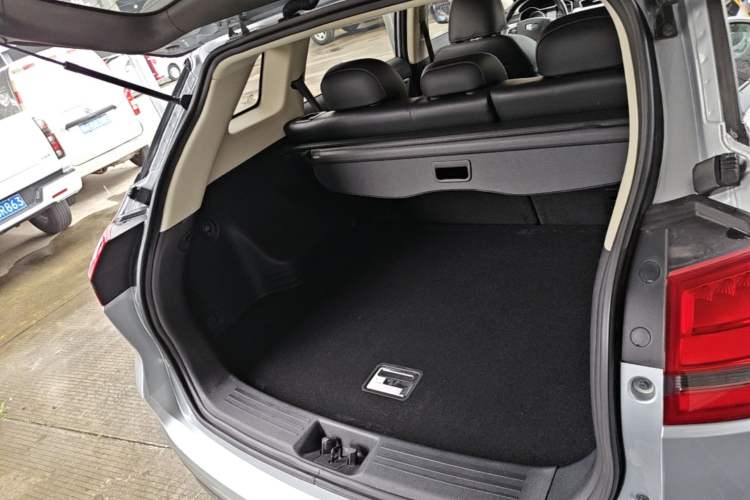 Used Geely Auto Emgrand X7 Sport 2016 2.0L Manual ZhiShang Version Trunk