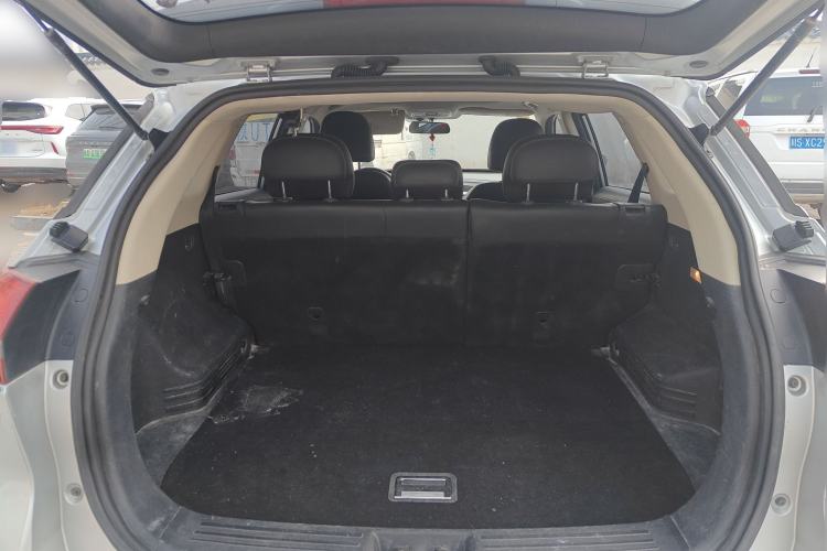 Used Geely Auto Emgrand X7 Sport 2016 2.0L Manual ZhiShang Version Trunk