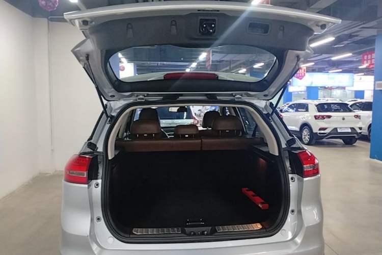 Used Geely Auto Emgrand X7 Sport 2016 1.8TD Automatic ZhiZun Version Trunk