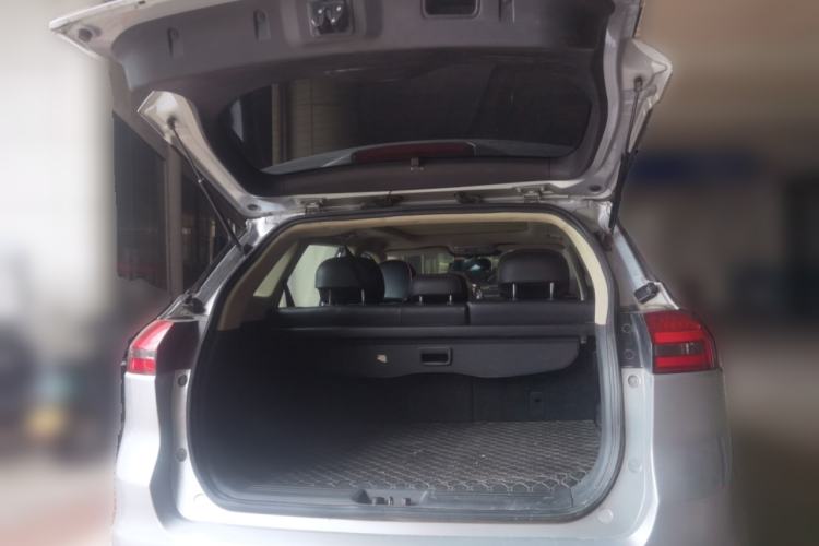 Used Geely Auto Emgrand X7 Sport 2016 1.8TD Automatic ZhiShang Model Trunk
