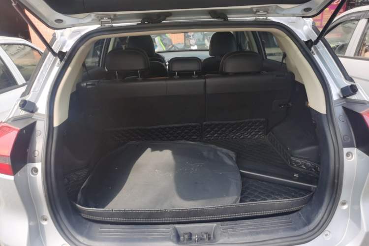 Used Geely Auto Emgrand X7 Sport 2016 1.8TD Automatic Smart Connectivity Version Trunk