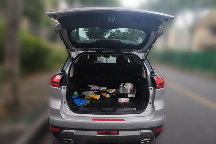 Used Geely Auto Emgrand X7 Sport 2016 1.8TD Automatic All-Wheel-Drive ZhiZun Edition Trunk