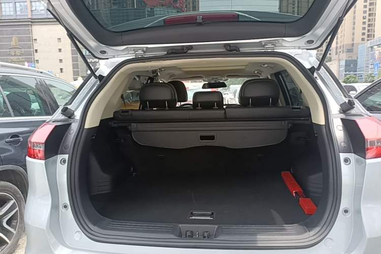 Used Geely Auto Emgrand X7 Sport 2016 1.8TD Automatic Smart Connectivity Version Trunk