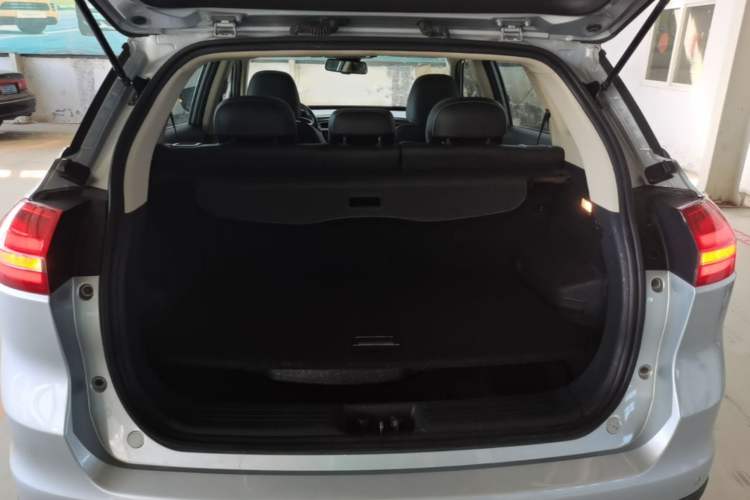 Used Geely Auto Emgrand X7 Sport 2016 1.8TD Automatic Smart Model Trunk