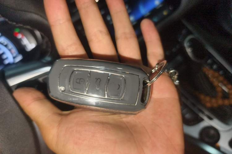 Used Geely Auto Emgrand X7 Sport 2016 1.8TD Automatic Smart Connectivity Version Vehicle Key
