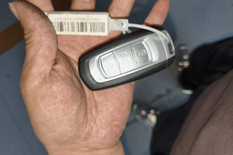 Used Geely Auto Emgrand X7 Sport 2016 1.8TD Automatic ZhiZun Version Vehicle Key