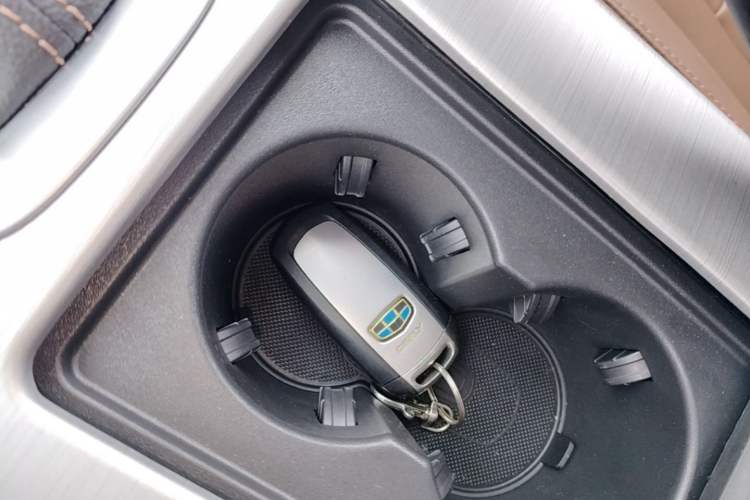 Used Geely Auto Emgrand X7 Sport 2016 1.8TD Automatic All-Wheel-Drive ZhiZun Edition Vehicle Key