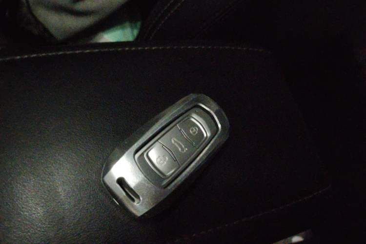 Used Geely Auto Emgrand X7 Sport 2016 1.8TD Automatic ZhiShang Model Vehicle Key