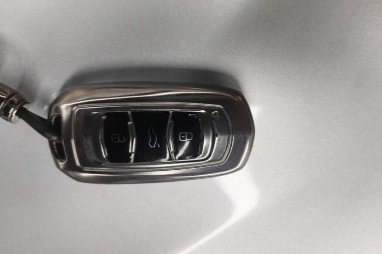Used Geely Auto Emgrand X7 Sport 2016 1.8TD Automatic ZhiZun Version Vehicle Key