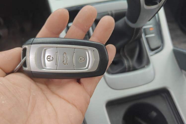 Used Geely Auto Emgrand X7 Sport 2016 2.0L Manual Smart Connect Version Vehicle Key