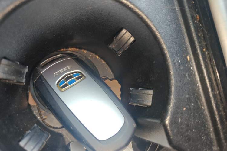 Used Geely Auto Emgrand X7 Sport 2016 1.8TD Automatic All-Wheel-Drive ZhiZun Edition Vehicle Key