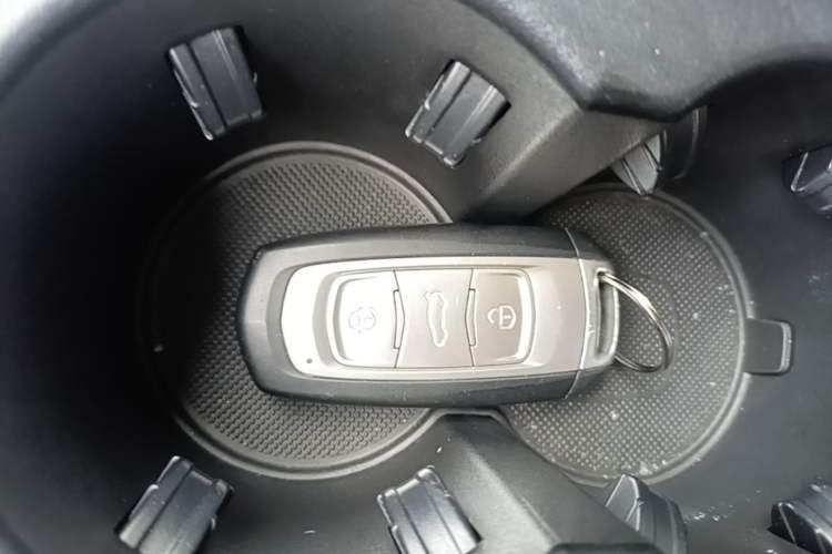 Used Geely Auto Emgrand X7 Sport 2016 1.8TD Automatic Smart Connectivity Version Vehicle Key