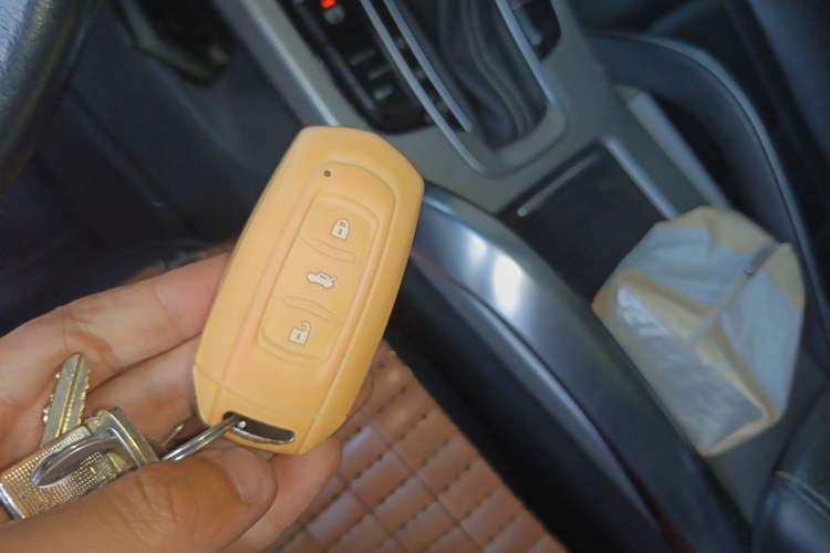 Used Geely Auto Emgrand X7 Sport 2016 1.8TD Automatic ZhiShang Model Vehicle Key