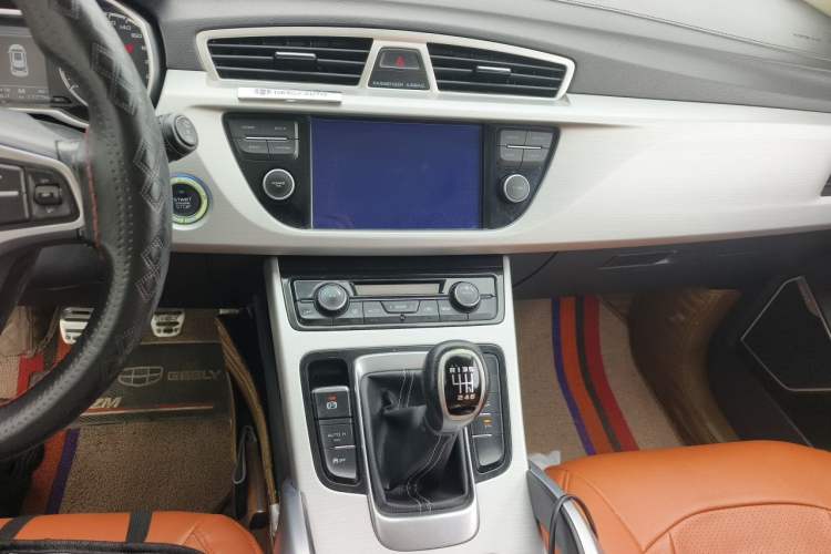 Used Geely Auto Emgrand X7 Sport 2016 2.0L Manual Smart Connect Version Audio And AC Panel
