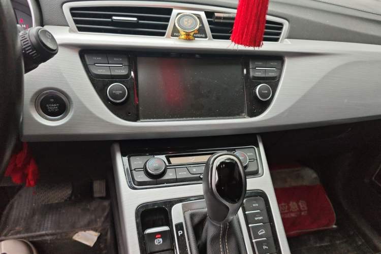 Used Geely Auto Emgrand X7 Sport 2016 1.8TD Automatic ZhiShang Model Audio And AC Panel