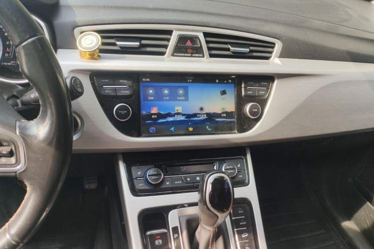 Used Geely Auto Emgrand X7 Sport 2016 1.8TD Automatic All-Wheel-Drive ZhiZun Edition Audio And AC Panel