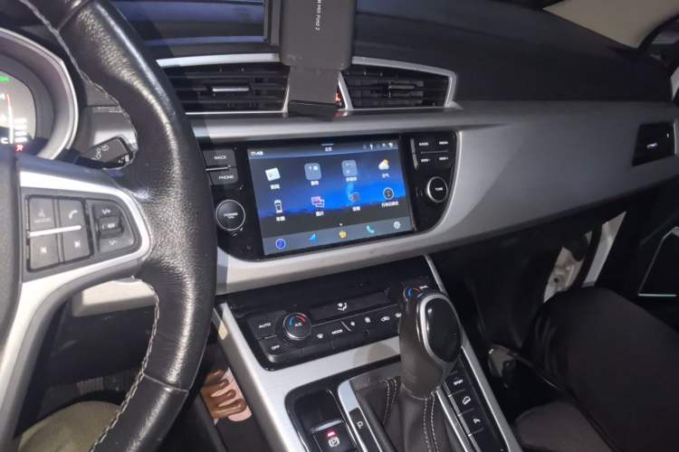 Used Geely Auto Emgrand X7 Sport 2016 1.8TD Automatic Smart Connectivity Version Audio And AC Panel