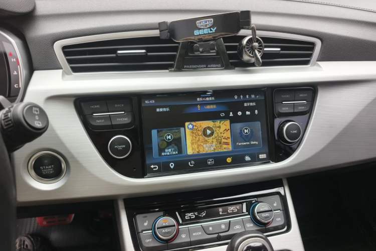 Used Geely Auto Emgrand X7 Sport 2016 1.8TD Automatic All-Wheel-Drive ZhiZun Edition Audio And AC Panel